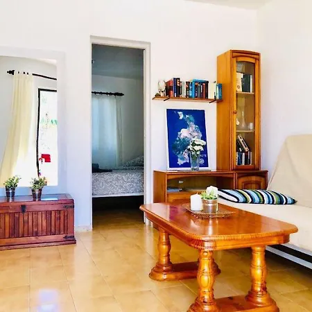 Apartment Alessandra Only 200M From Playa Grande شقة